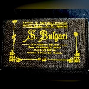 BVLGARI Collezione Key Case in PVC Leather Brown black
Yellow  Tri-fold 5-ring.